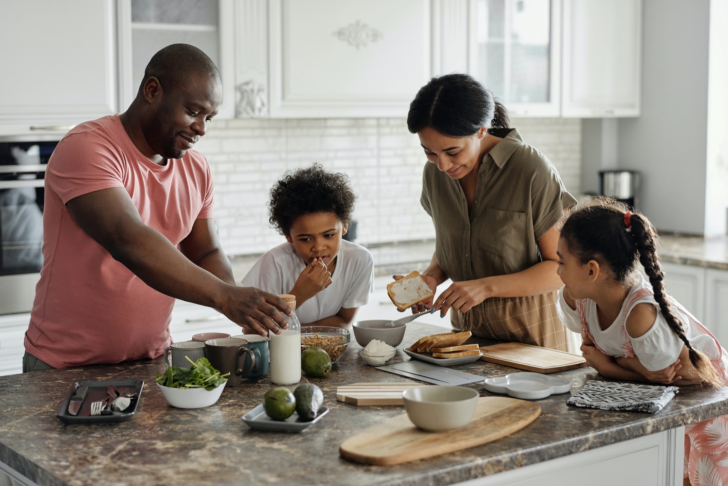 10 tips for getting your kids into the kitchen without increasing your stress!