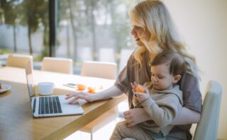 20 Flexible Work From Home Jobs For Working Moms With Day And Night Schedules